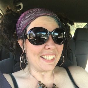 Meet your Posher, Stacy